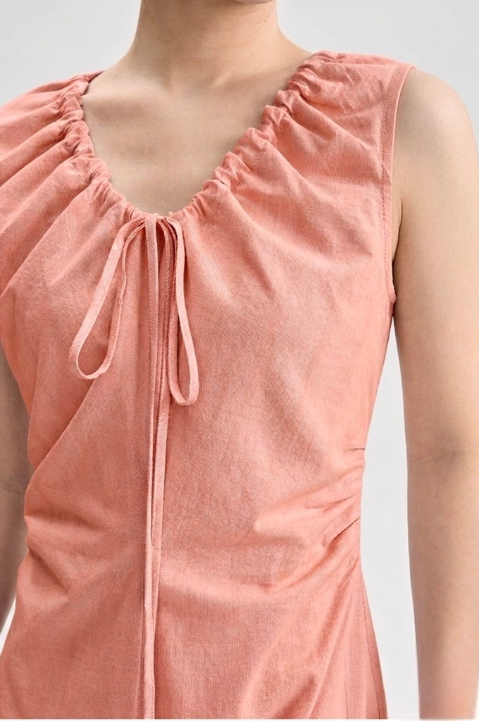 Ruched v-neck ribbon sleeveless dress in apricot