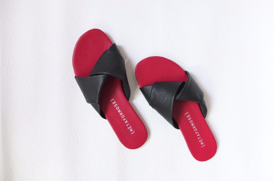 Fold Sandals)sold out