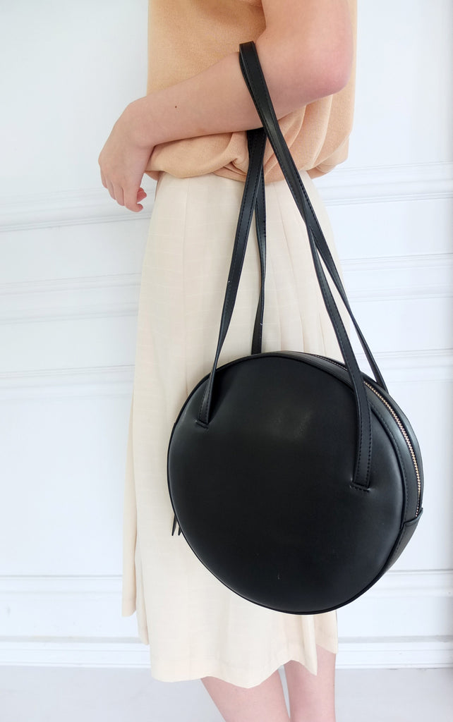 Cercle bag (2c. black/white)