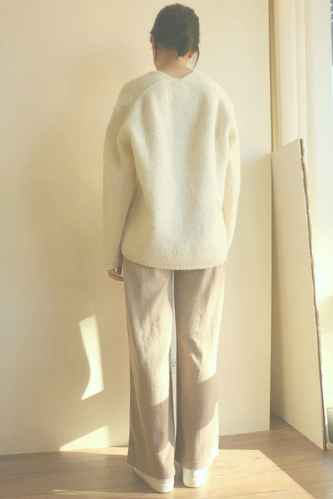 creme sweater-sold out