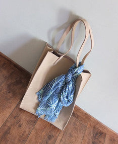 Ezzie Tote{SOLD OUT}