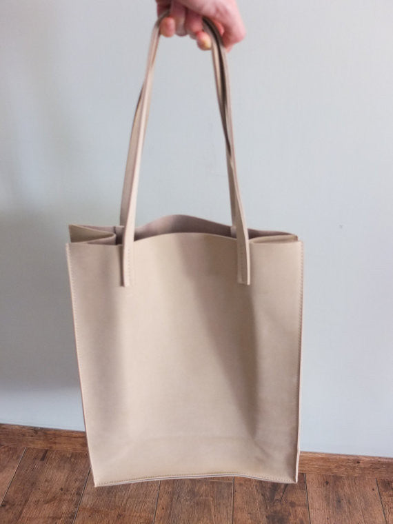 Ezzie Tote{SOLD OUT}