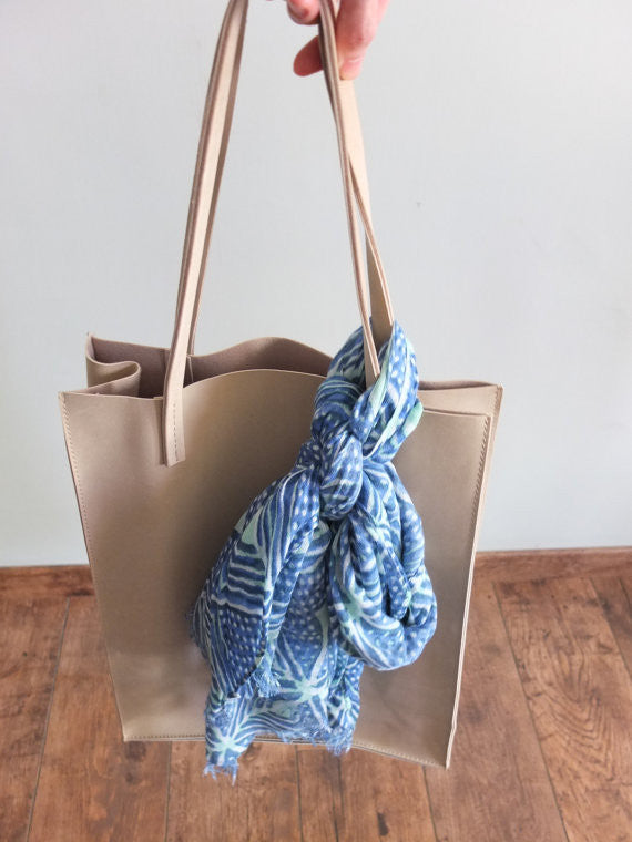 Ezzie Tote{SOLD OUT}